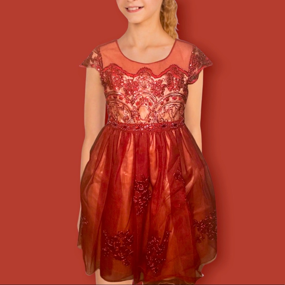 New** burgundy dress!, Size: 4 little girl!